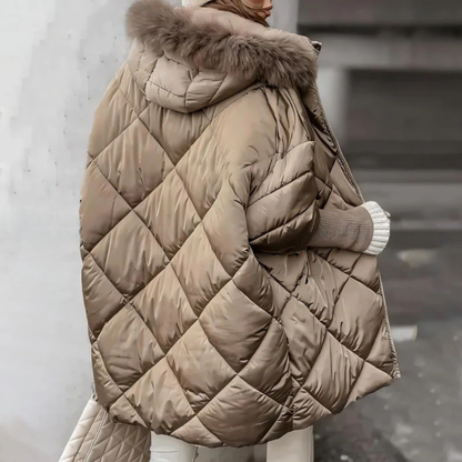 Mantello invernale da donna con cappuccino in pelle