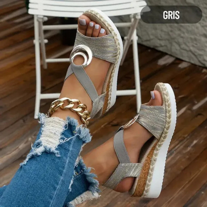 Sandali con zeppa leggeri ed eleganti