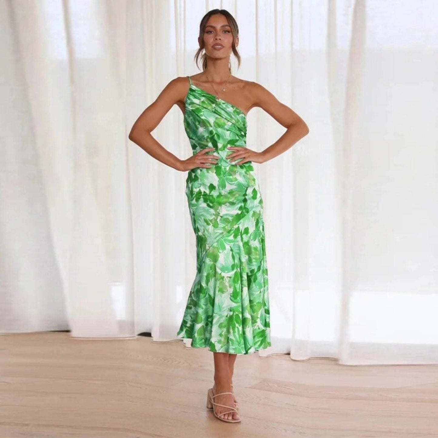 Sienna - Maxikleid asimmetrico con bordo floreale per donna