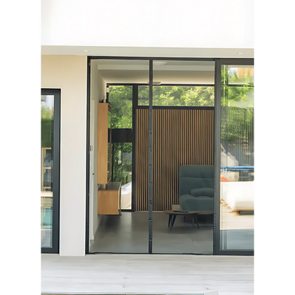 Tenda per porta con schermo magnetico