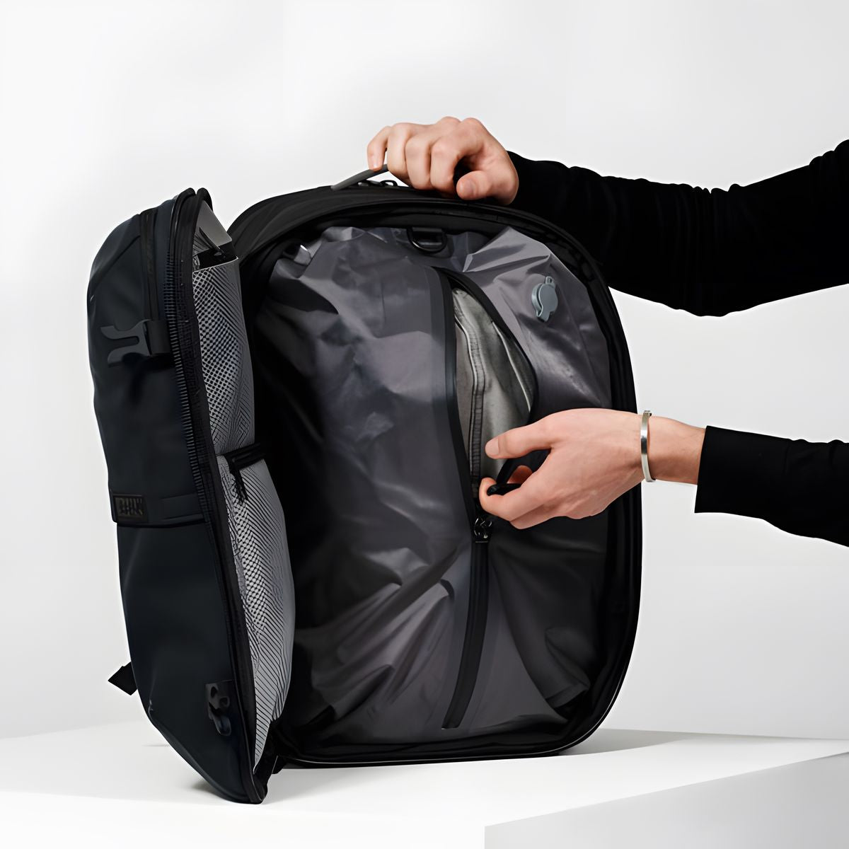 Zaino AIRPACK - Viaggiare leggeri con la compressione sottovuoto