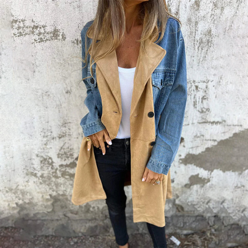 Trench Mittellanger con jeans e denim